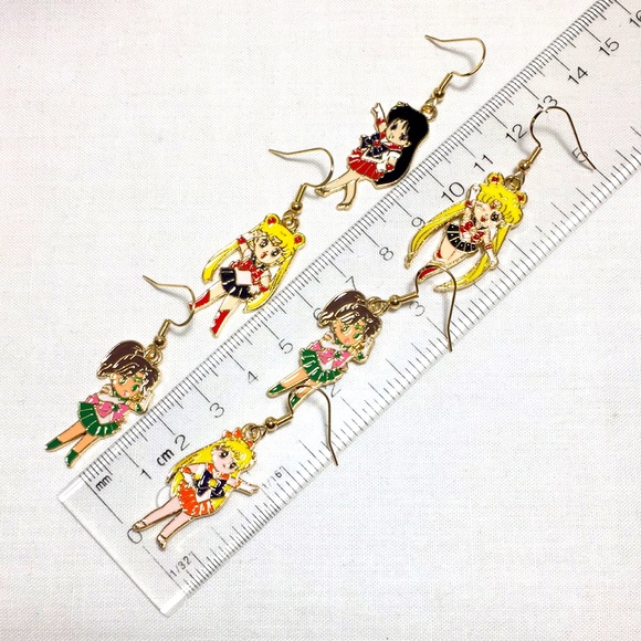 ๐50% OFF/3+...Set of 5 Sailor Moon Characters Earrings (Style 2) - Picture 4 of 9